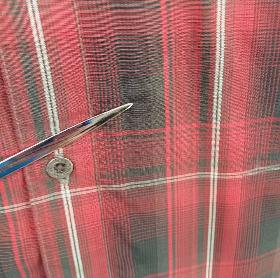 Kuhl Eluxur Shirt Mens Small Red Black Plaid Long Sleeve Hiking Western Cowboy Foto 2 de 4