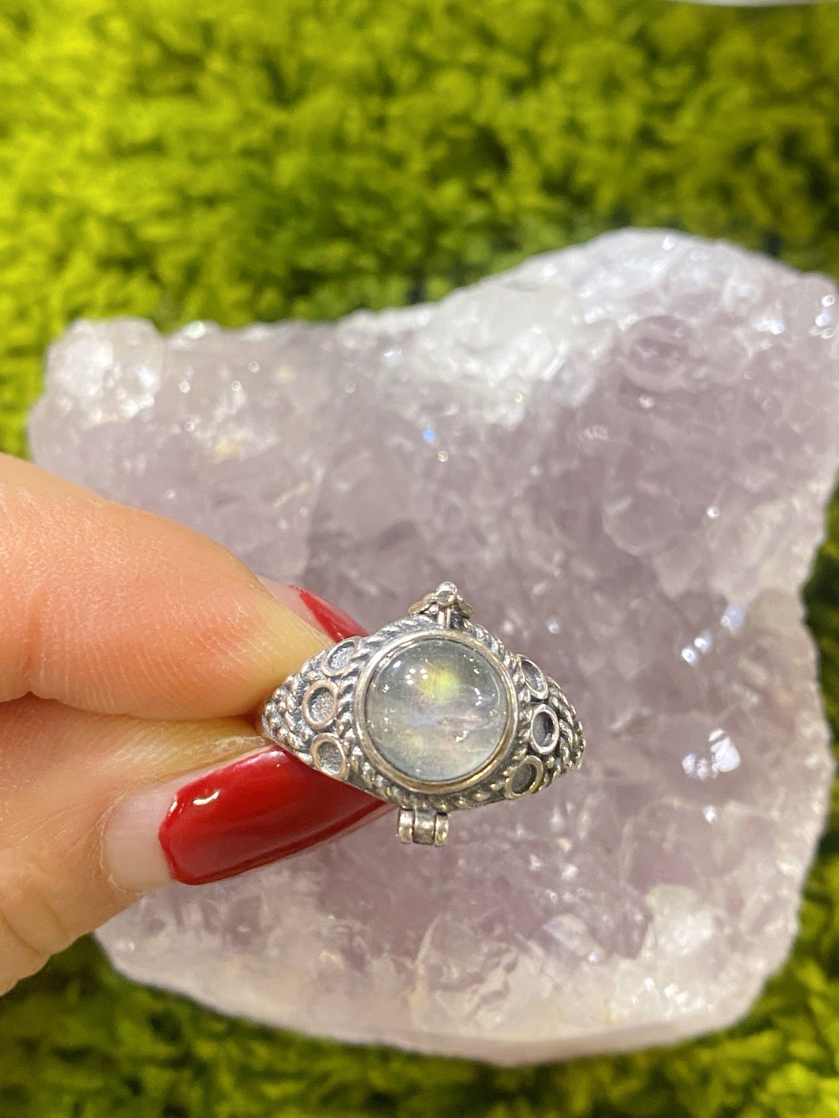 Bague argent labradorite vintage pour sublimer vos tenues de soirée