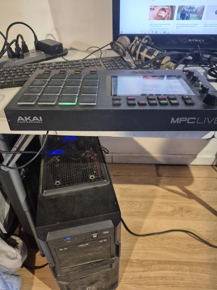 Akai MPC Live plus 250GB hard drive installed free shipping - Image 3 of 4
