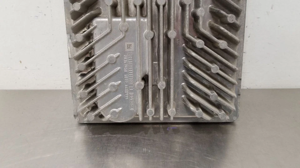 17 GMC SIERRA 1500 5.3L MÓDULO CONTROL MOTOR ECM 12674052 Foto 4 de 4