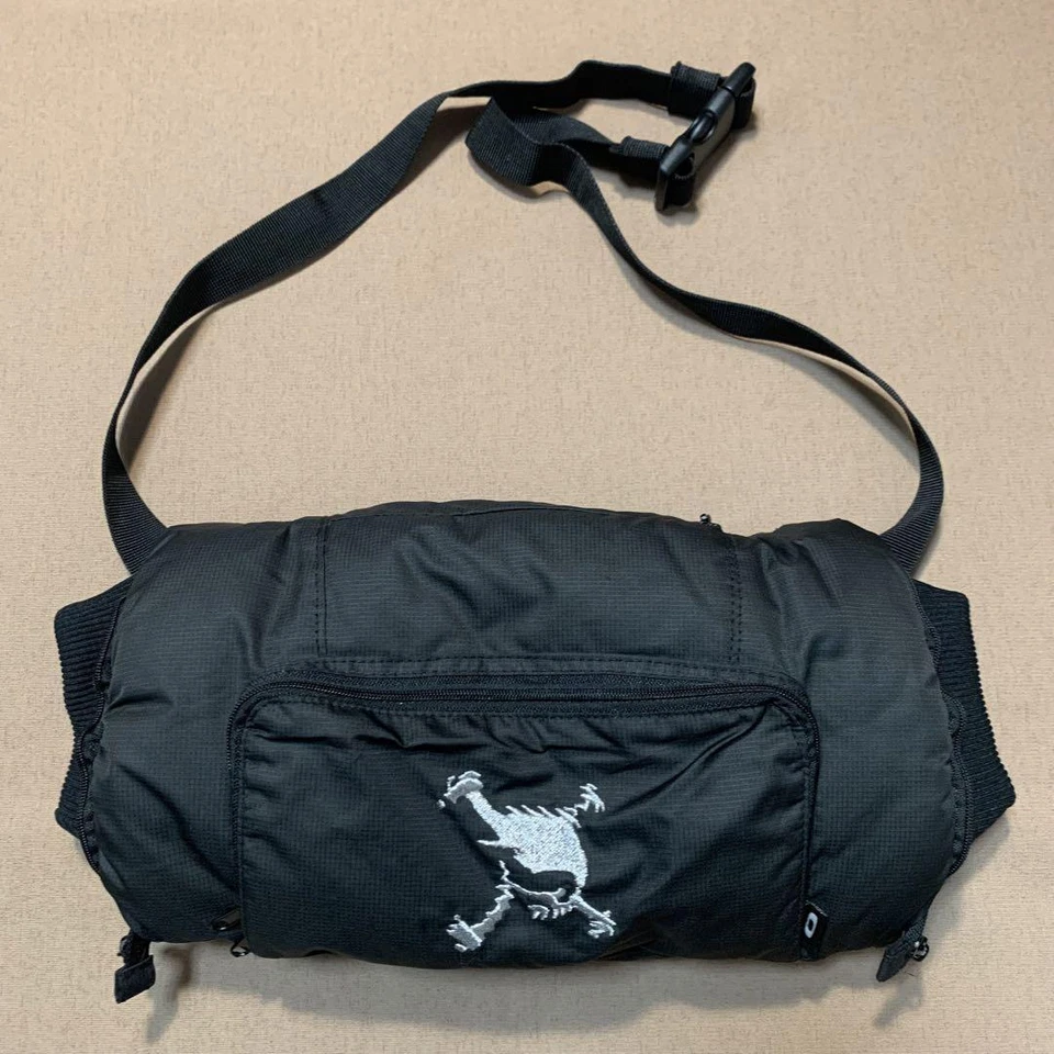 Bolso de Hombro OAKLEY Negro Diseño Calavera Logo Bolso de Hombro Hecho en Japón Usado Foto 3 de 4