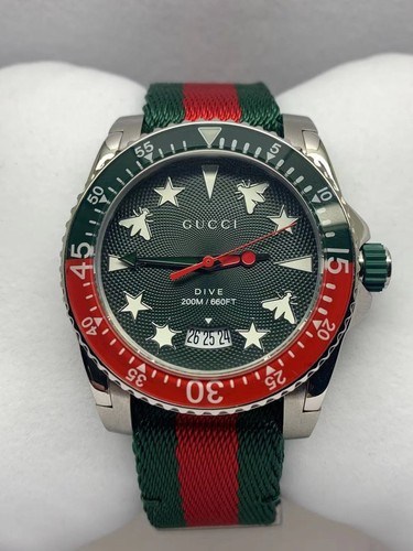 Gucci Dive YA136339 Black dial Stripe 