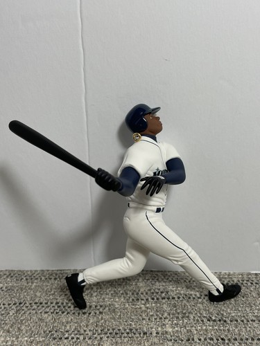 Hallmark Collectors Keepsake Seattle Mariners Ken Griffey Jr. Ornament Christmas - Picture 4 of 14
