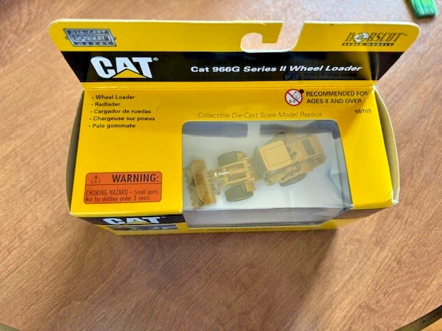 Norscot CAT 966G Series II Wheel Loader 1/87 Scale Die Cast # 55109 - Image 2 of 4
