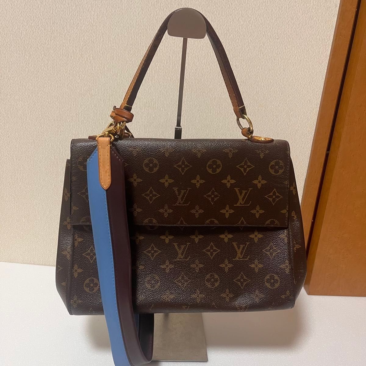 Louis Vuitton Monogram Cluny MM M42735 Brown Hand Bag leather Logo