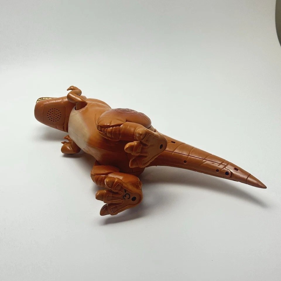 The Good Dinosaur Butch T-Rex Roars Gallops Biting Action Tomy Foto 4 de 4