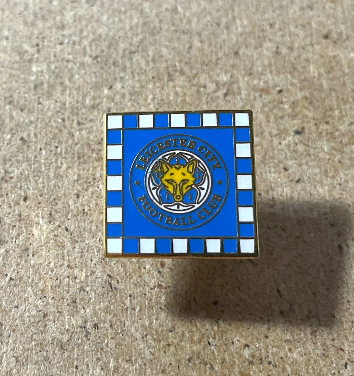 Pin's Leicester City F.C. - Ancien Badge Émail Métal - Supporter Football