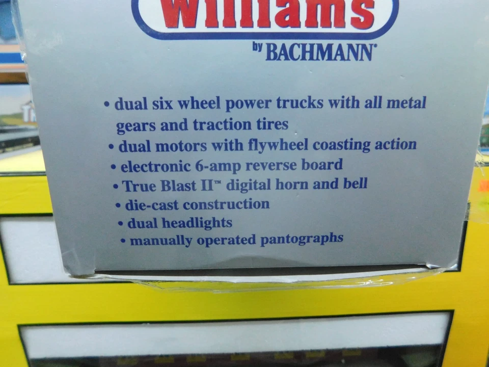 Williams by Bachmann 41704 Semi-scale die-cast GG-1 Amtrak  Very lightly used - Image 2 of 3