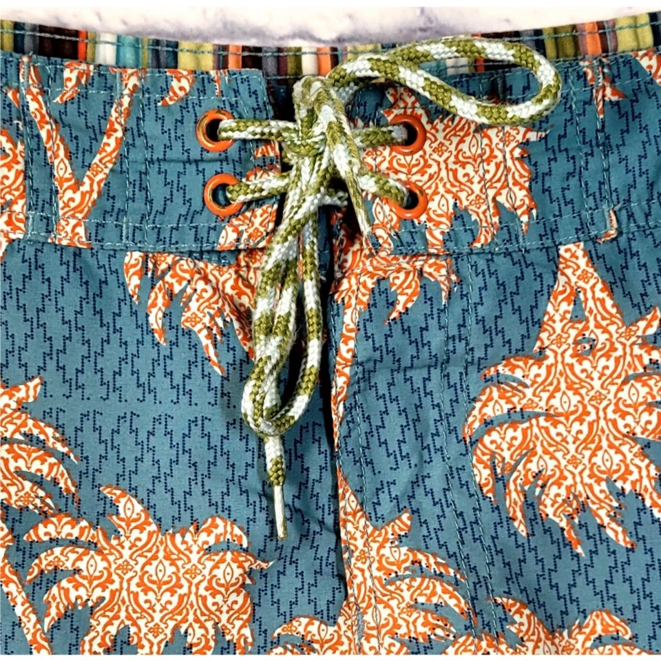 Ted Baker The World Is Your Oyster Swim Shorts Men's Tropical Hawaiian Size XL - Image 2 of 4