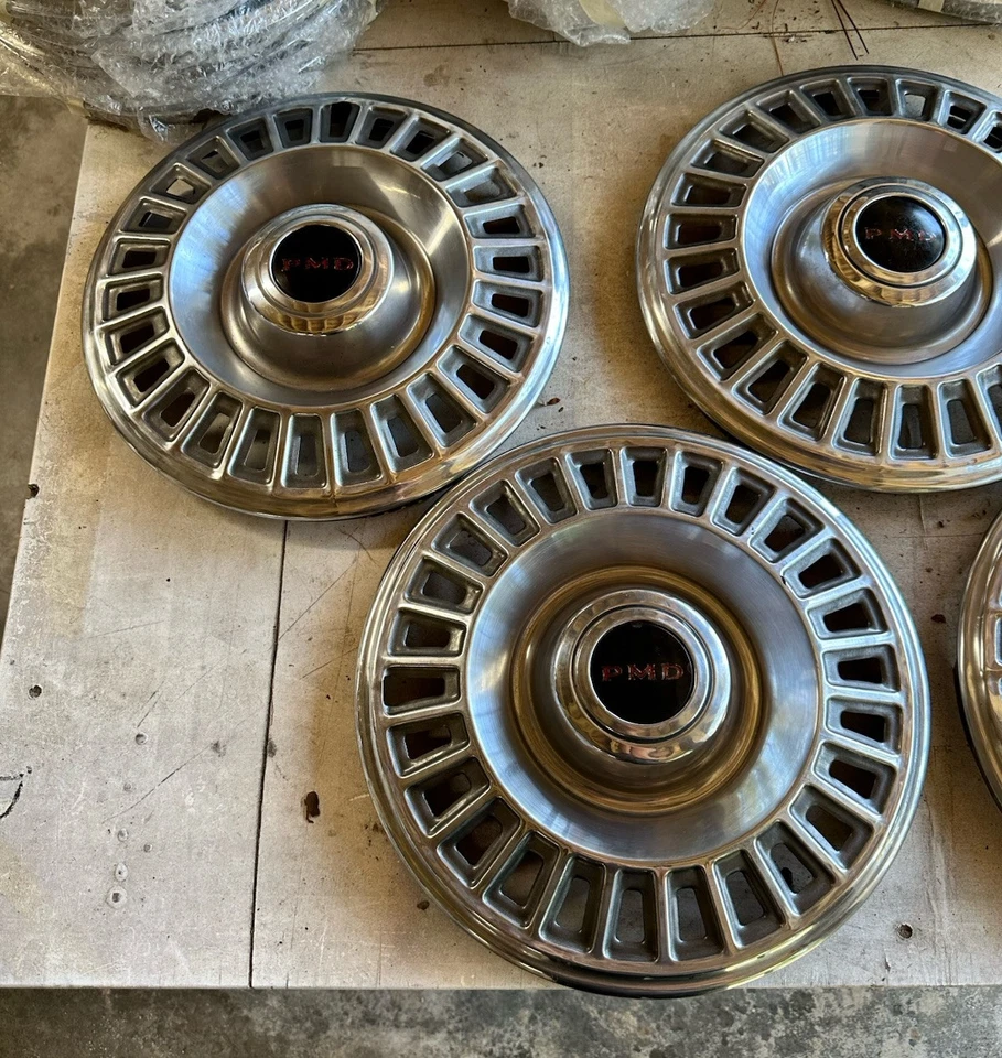 Juego 4-1967 1968 Pontiac Firebird, Lemans Bonneville 14" Tapacubos Bonito Foto 2 de 4