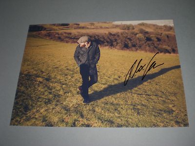 Alex Clare too close signed autograph Autogramm 8x11 photo in person