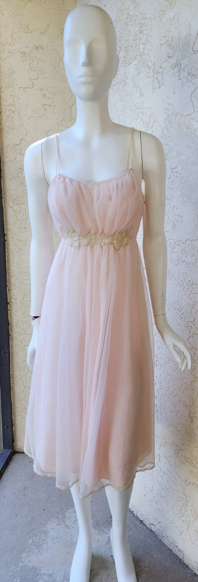 VTG 1950s VAN RAALTE NYLON CHIFFON LACE BABYDOLL DRESS PEIGNORE PINK SIZE 36 VTG 1950s VAN RAALTE NYLON CHIFFON LACE BABYDOLL DRESS PEIGNORE PINK SIZE 36