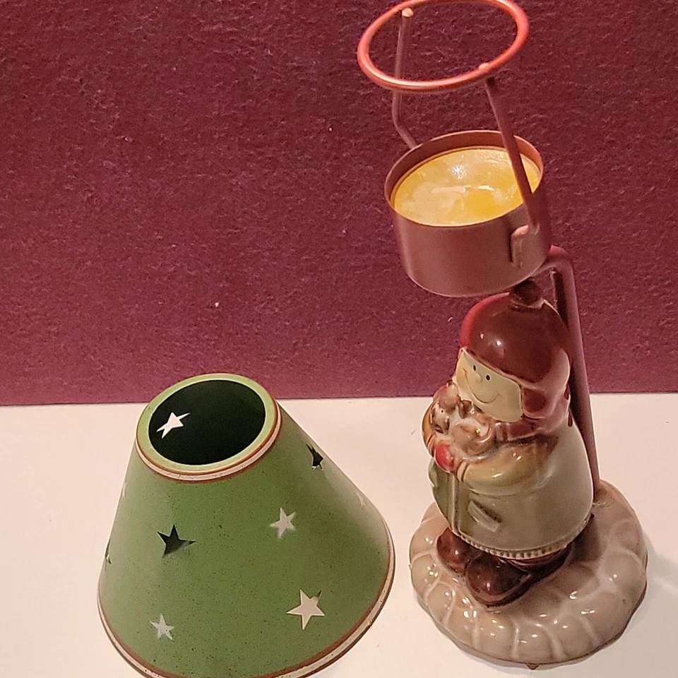 Yankee Candle Metal and Ceramic Tea Light Lamp with Shade Little Boy and Dog 8" Foto 4 de 4