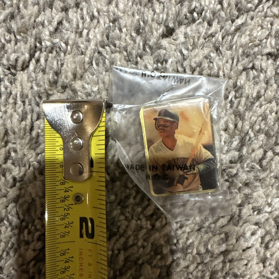 Seattle Mariners Pins Ken Griffey Jr Pin Batting Fantasy Collector Baseball Pin - Image 3 of 3