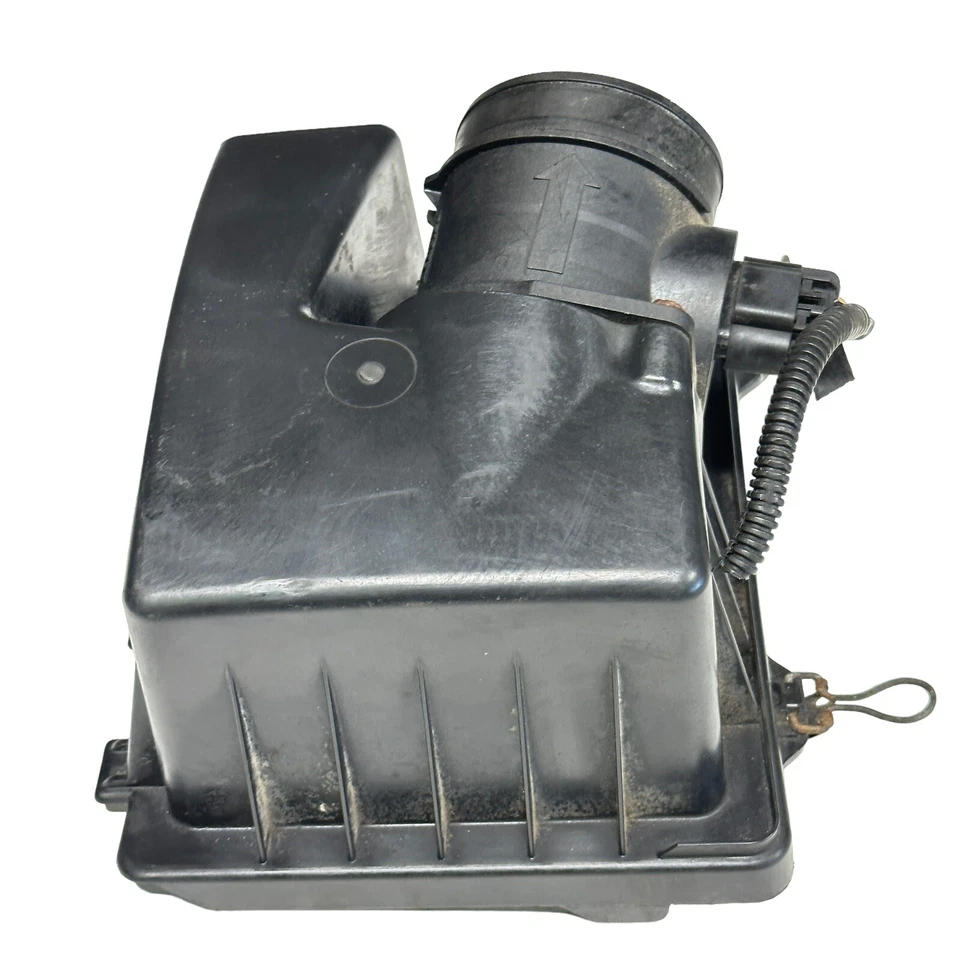 2005 Chevrolet Uplander Relay Terraza OEM Air Cleaner Filter Housing Cover 05 - Image 4 of 4