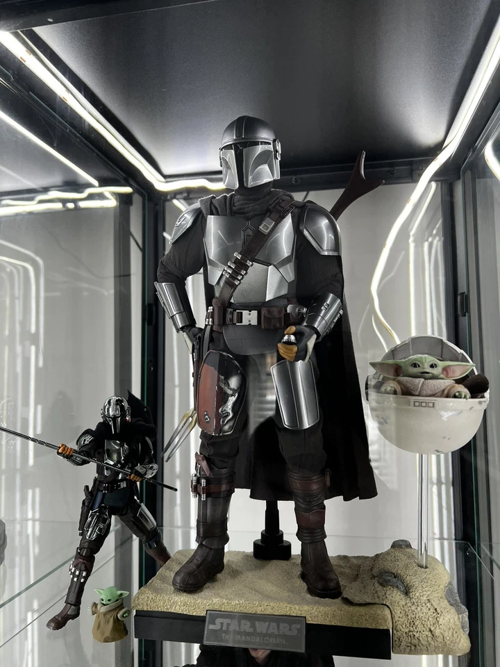 *PREORDER SLOT* MAFEX No 256 Star Wars The Mandalorian (Chrome Ver) - UK seller - Image 3 of 4