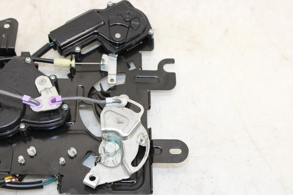 Pontiac Solstice 2006-2009 convertible pestillo superior OEM HB9 Foto 4 de 4