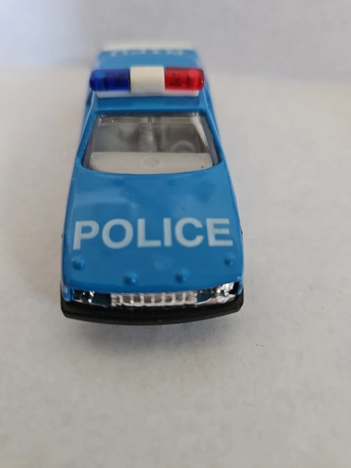 Литая модель автомобиля полиции Нью-Йорка Maisto Buick Lesabre светло-голубой - Изображение 3 из 4