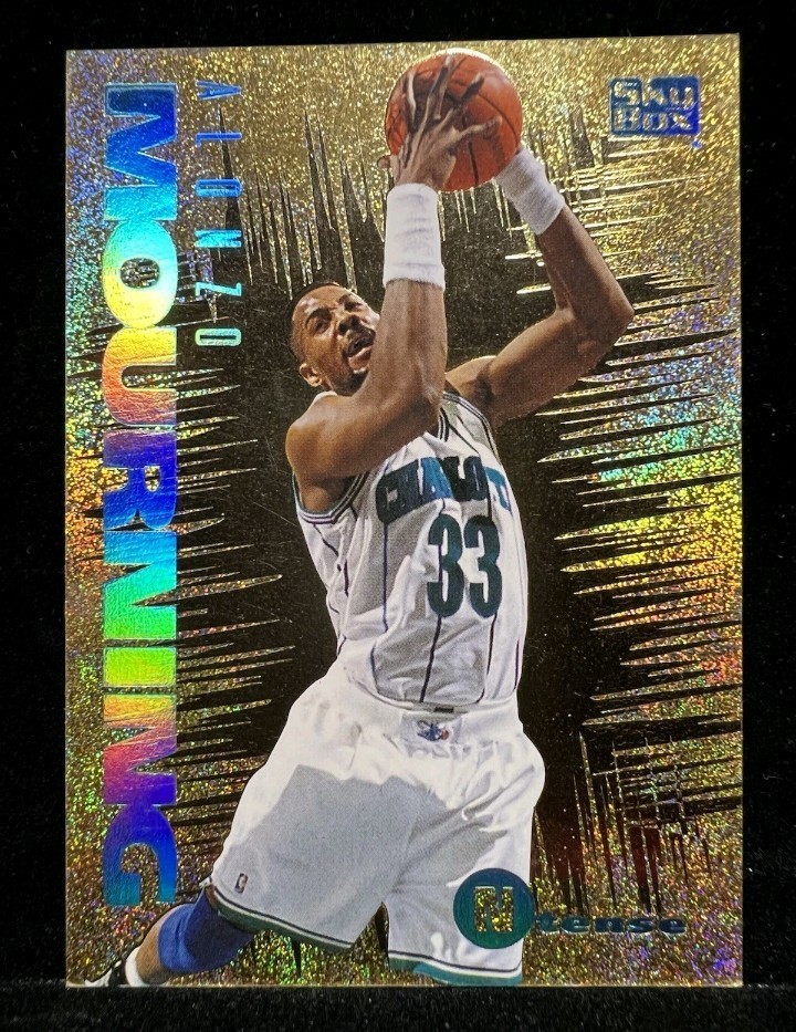 Alonzo Mourning N-tense Gold Shimmer - 1994-95 Skybox E-motion (6 of 10)