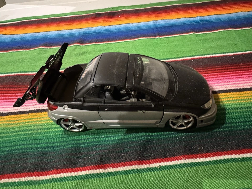 Norev Peugeot 206 cc Parotech 1/18 - Photo 3/4