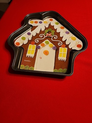 Wilton Gingerbread House Novelty Shape Cookie Pan Christmas, New House, Cottage - Picture 8 of 14