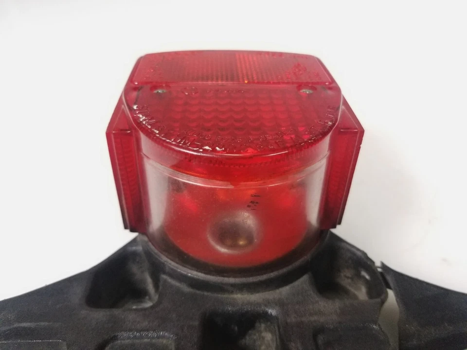 79 Yamaha GT80 GT MX 80 1979 luz de freno trasera lámpara luz trasera envío gratuito Foto 3 de 4