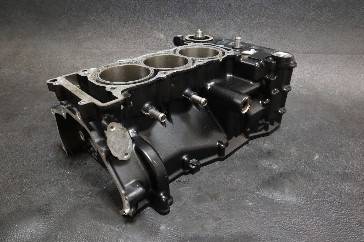 20 YAMAHA WAVERUNNER VX VX1050C ENGINE MOTOR CRANKCASE 6EY 20 YAMAHA WAVERUNNER VX VX1050C ENGINE MOTOR CRANKCASE 6EY