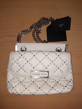 Borsa Guess trapuntata con borchie