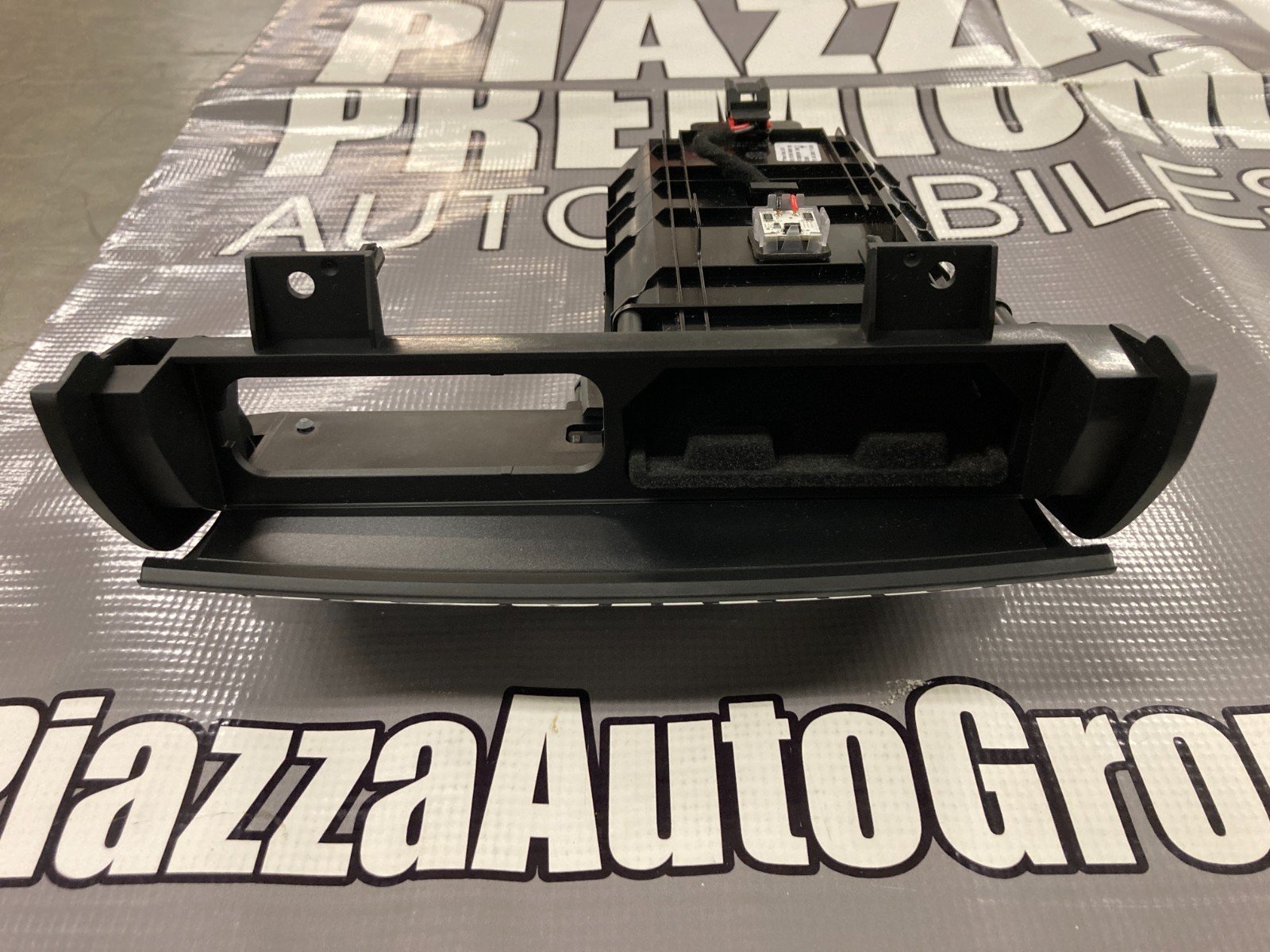 OEM Maserati Phone Compartment, Black, Ghibli, Quattroporte, 670066186