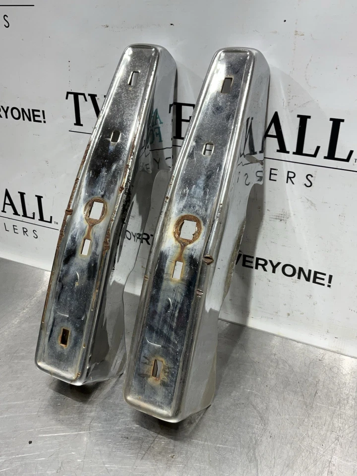 Protectores de parachoques delanteros Ford Bronco, F150, F250, F350 1980-1986 - OEM RARO Foto 3 de 4