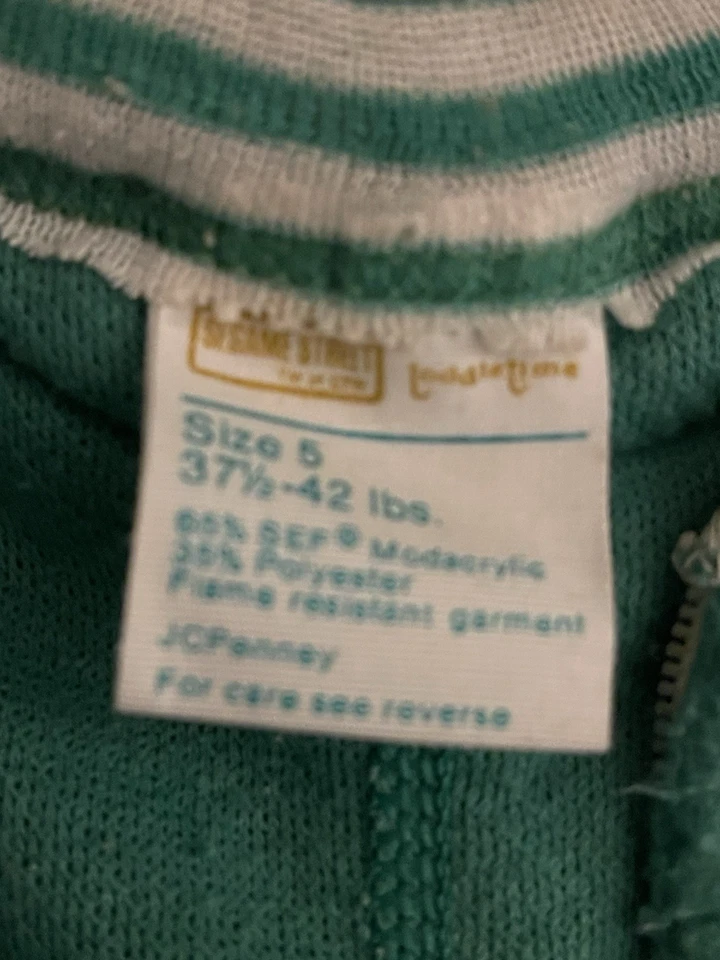 Pijama para dormir vintage de los años 70 Sesame Street JCPenney Oscar the Grouch niño Foto 3 de 4