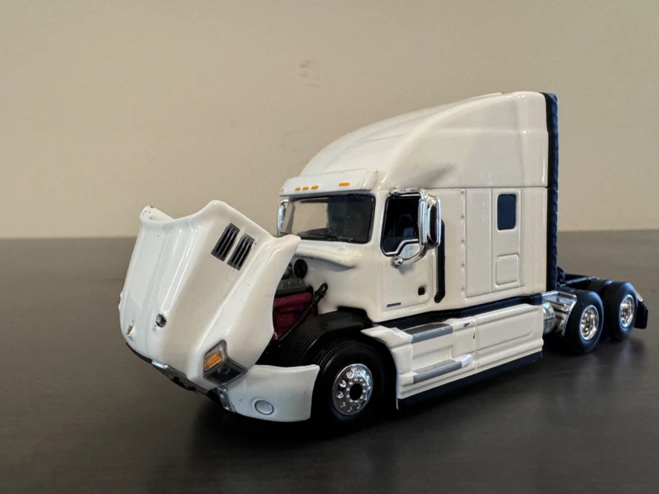 1/64 DCP/First Gear Mack Anthem Sleeper- White - Image 3 of 4