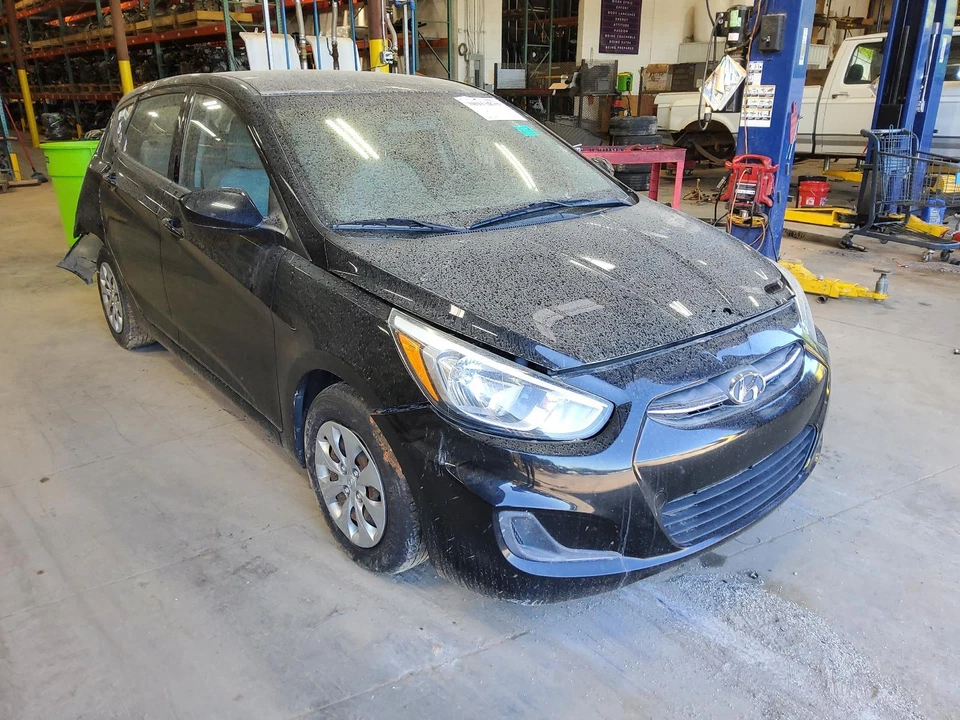 Espejo retrovisor interior delantero central usado se adapta a: Hyundai Accent 2017 centavo delantero Foto 2 de 4