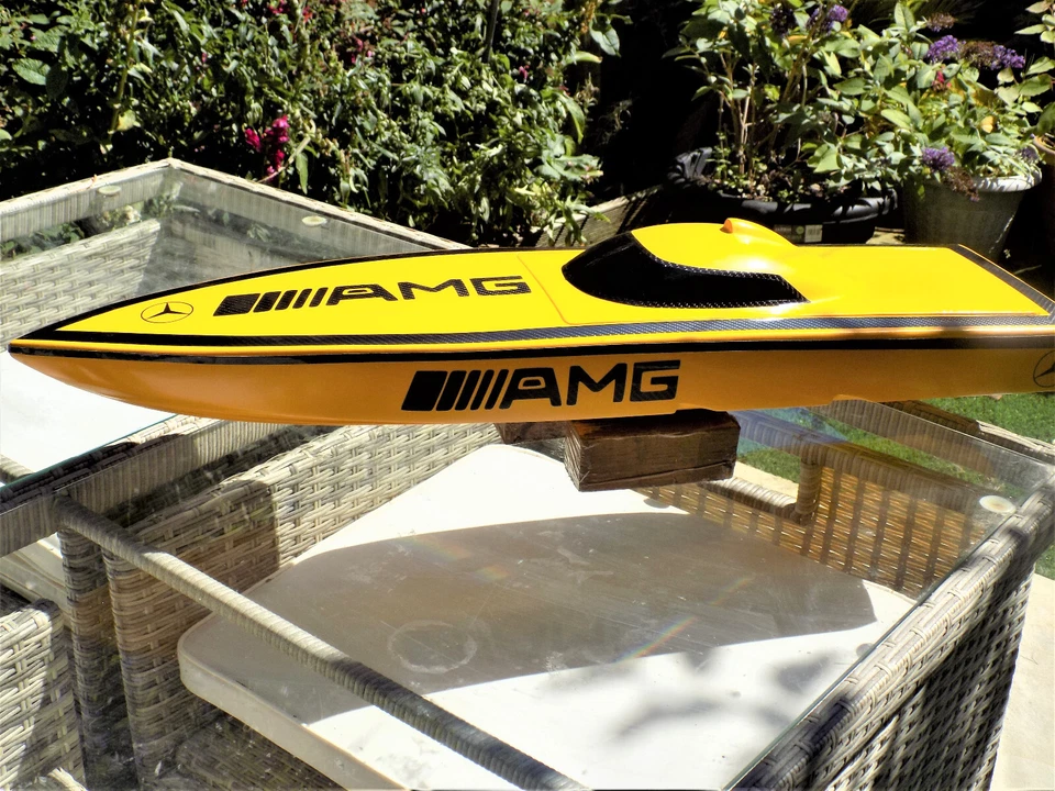 RC Bootsrumpf Tomahawk 32 für Elektro Nitro Power Fiberglas Version - Bild 4 von 4