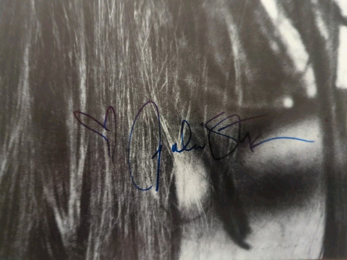 Julie Strain's Greatest Hits 2001 Heavy Metal Autograph Signature