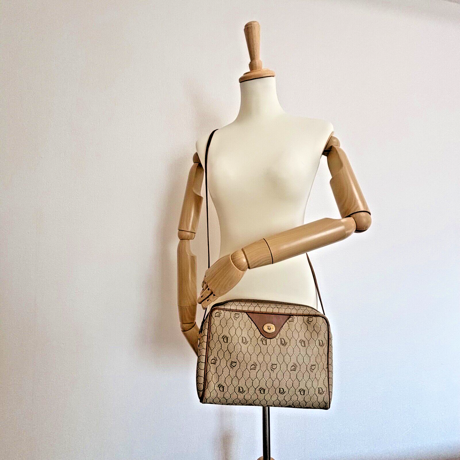 Vintage Christian Dior Honeycomb Shoulder Bag in Beige M01-0405