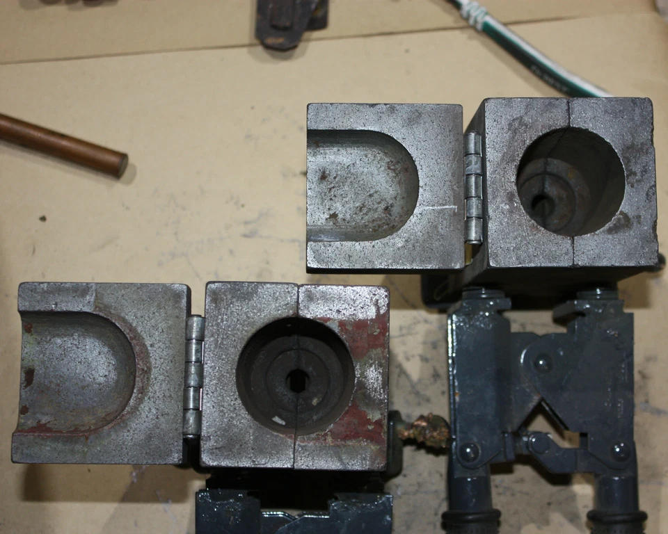 Erico Cable - Cable Copper Thermite Graphite Welding Mold handle clamp HXU7.6-50 - Image 3 of 4