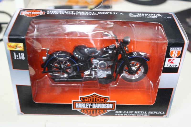 Maisto Series 8 Harley Davidson Motorcycle 1948  FL PANHEAD 1:18
