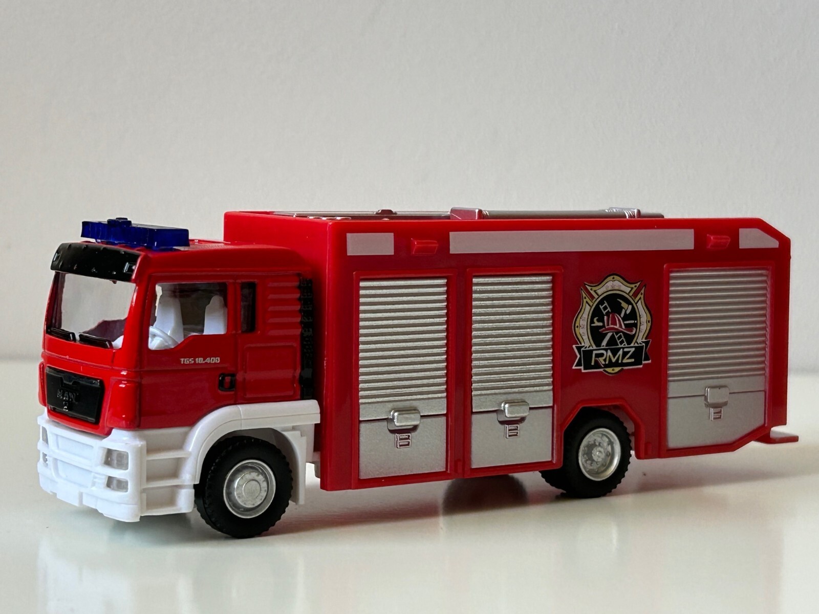 Truck/Lorry MAN TGS Fire Brigade Model Diecast Toy RMZ City 1:64 Scale