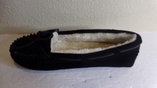 Minnetonka Women's Suede Slippers Cally Moccasin Black Size 7 Excellent in Box