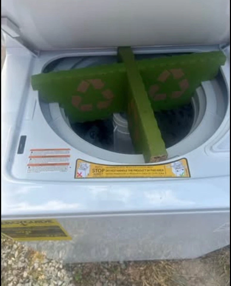 GE Gas Stacked Laundry Center with 2.6-cu ft Washer and 4.4-cu ft Dryer - Image 2 of 3