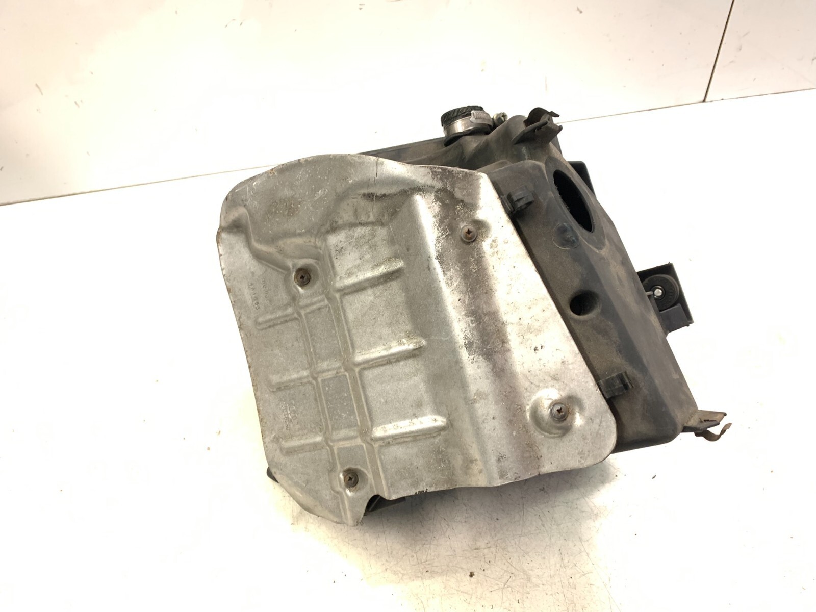 VW Passat 3BG 1.8T AWT Luftfilterkasten Kasten Luftfilter Motor 