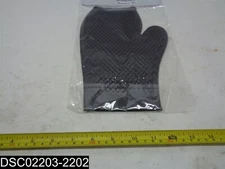 QTY=4: 457541210467 Equi-Essentials Black Rubber Grooming Mitten 841095003572