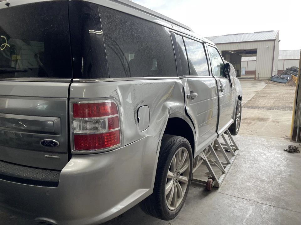 Conjunto de bomba y motor ABS usado se adapta a: montaje Ford Flex 2016 grado A Foto 3 de 4