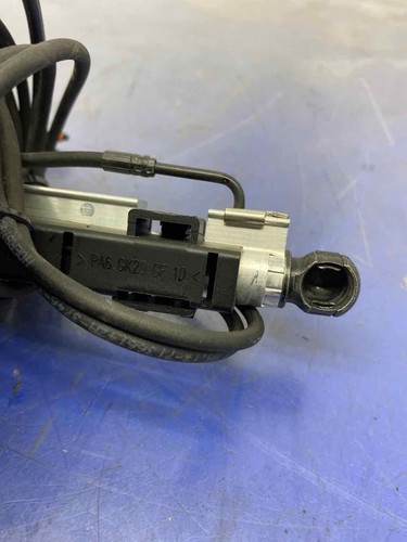2017-2020 MERCEDES SLC43 OEM RIGHT TRUNK CONVERTIBLE TOP HYDRAULIC LIFT CYLINDER - Picture 5 of 6