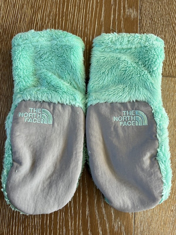 The North Face Girls Fuzzy Mittens in Mint Green Size M VGUC