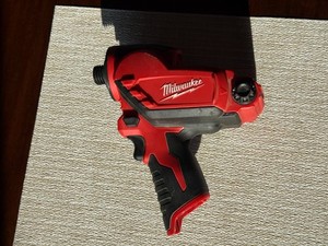 Milwaukee 2441-20 M12 12V 10-Ounce Caulk And Adhesive Gun -For PARTS/REPAIR ONLY