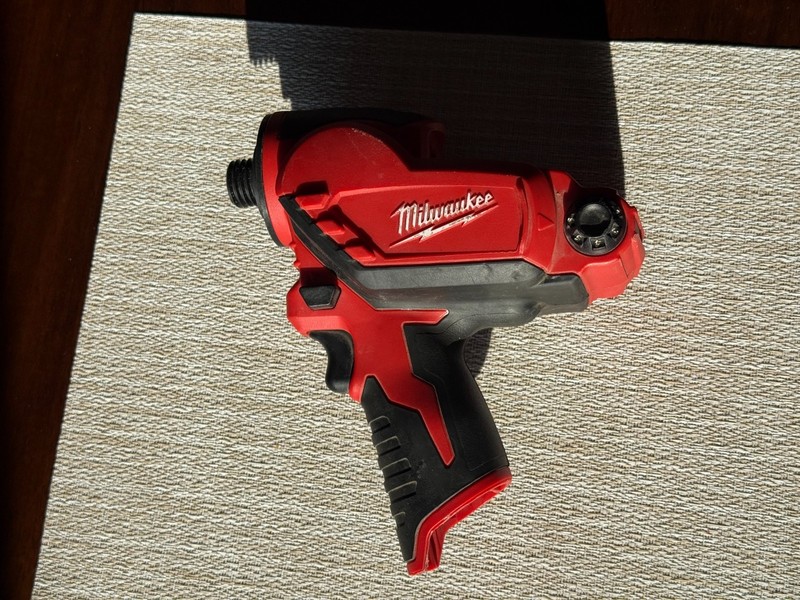 Milwaukee 2441-20 M12 12V 10-Ounce Caulk And Adhesive Gun -For PARTS/REPAIR ONLY