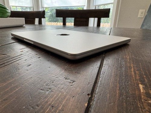 2022 Apple MacBook Air 13" M2 - Silver - 8GB, 256GB - AppleCare Only 65 Cycles! - Afbeelding 7 van 9