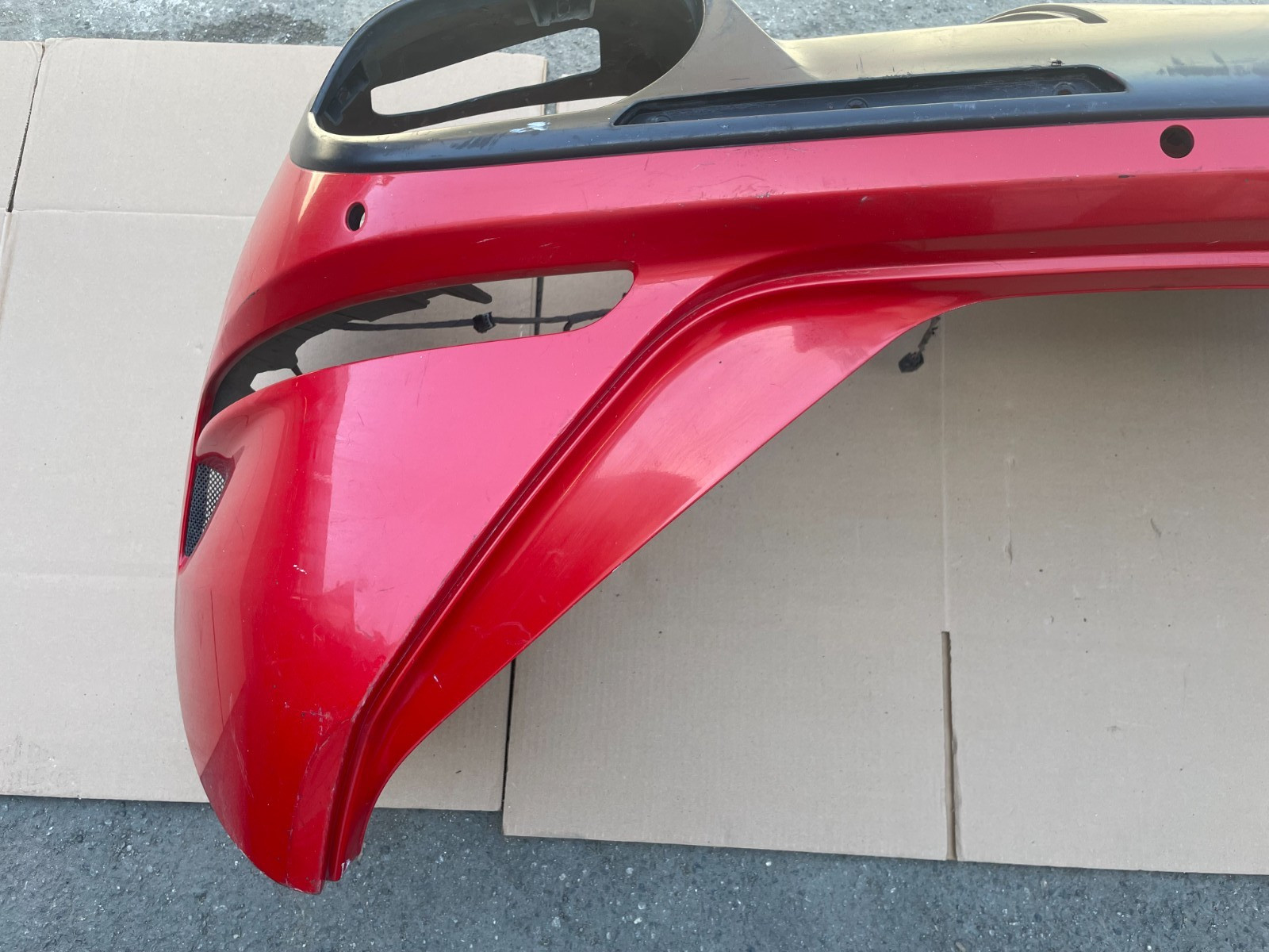 2015 - 2018 FERRARI CALIFORNIA T TURBO REAR BUMPER COVER & VALANCE 085828300 OEM